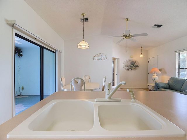 6121 KITTIWAKE DRIVE, Lakeland, FL 33809