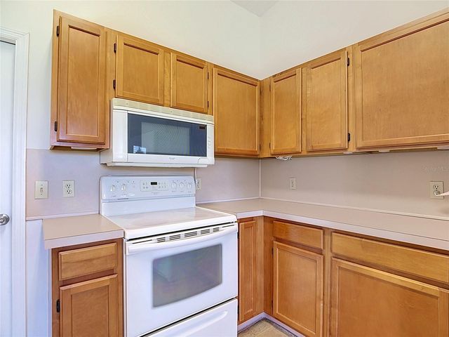6121 KITTIWAKE DRIVE, Lakeland, FL 33809