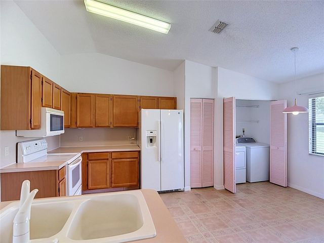 6121 KITTIWAKE DRIVE, Lakeland, FL 33809
