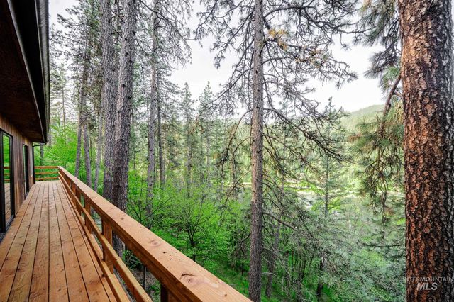 905 Dewey Avenue, Orofino, ID 83544