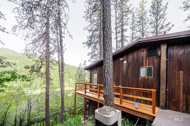 905 Dewey Avenue, Orofino, ID 83544