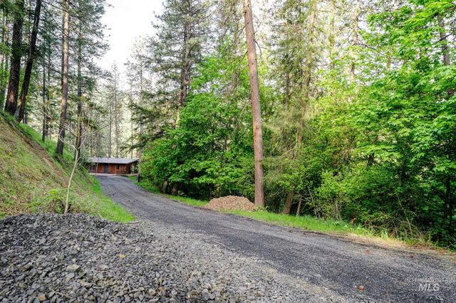905 Dewey Avenue, Orofino, ID 83544
