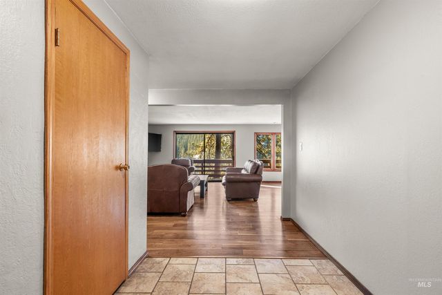 905 Dewey Avenue, Orofino, ID 83544