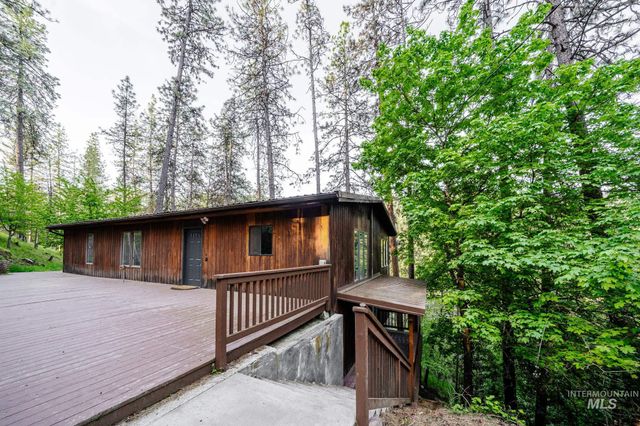 905 Dewey Avenue, Orofino, ID 83544