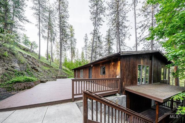 905 Dewey Avenue, Orofino, ID 83544