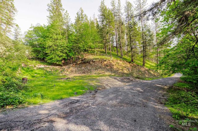 905 Dewey Avenue, Orofino, ID 83544