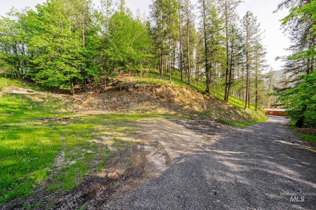 905 Dewey Avenue, Orofino, ID 83544