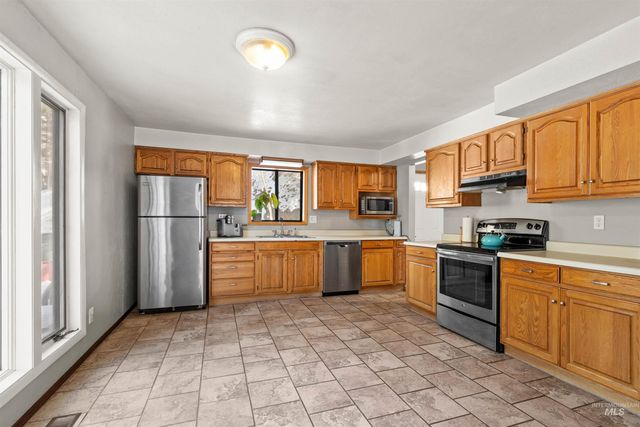 905 Dewey Avenue, Orofino, ID 83544
