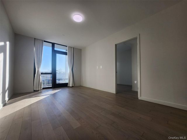 131-02a 40 Road, Flushing, NY 11354