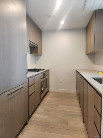 131-02a 40 Road, Flushing, NY 11354