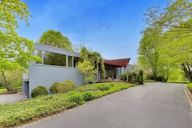 43 Overbrook Road, South Barrington, IL 60010