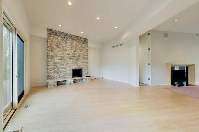 43 Overbrook Road, South Barrington, IL 60010