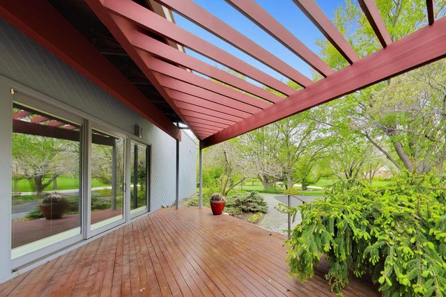 43 Overbrook Road, South Barrington, IL 60010