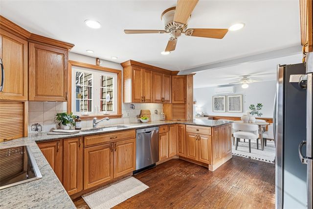 6 Ledge Road, Barrington, RI 02806