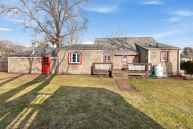 6 Ledge Road, Barrington, RI 02806