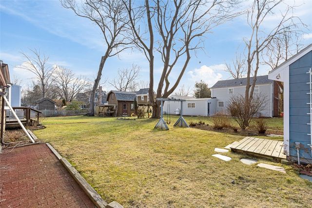 6 Ledge Road, Barrington, RI 02806