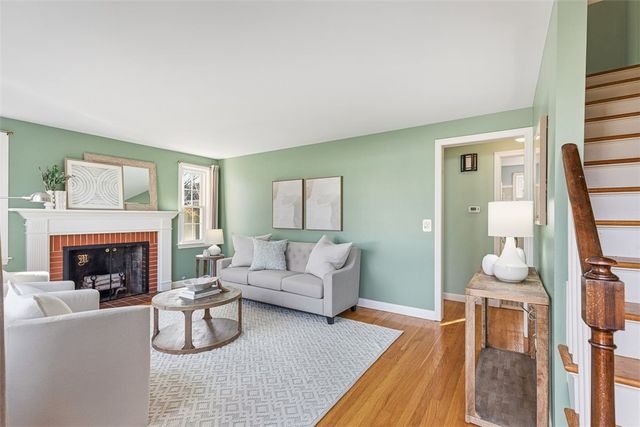 6 Ledge Road, Barrington, RI 02806