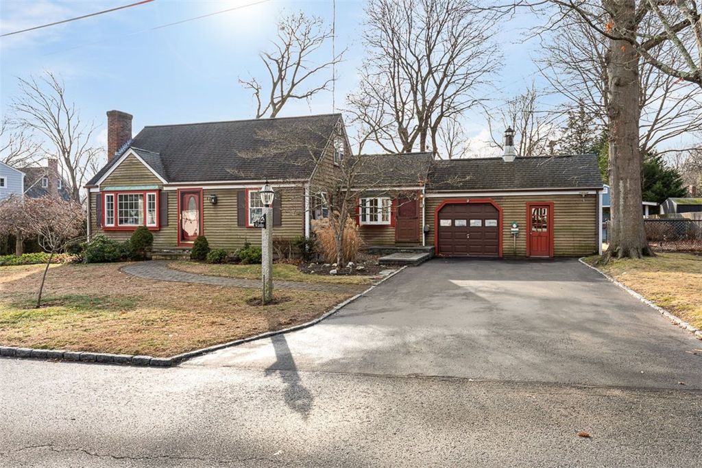 6 Ledge Road, Barrington, RI 02806