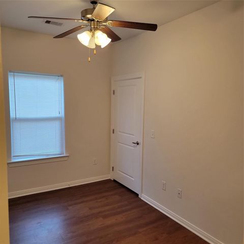 322 7th Avenue N, Texas City, TX 77590