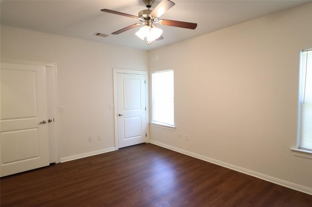 322 7th Avenue N, Texas City, TX 77590