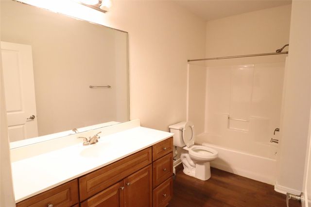 322 7th Avenue N, Texas City, TX 77590