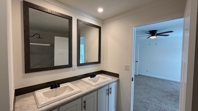 6 Berry Farms Road 64, Sturbridge, MA 01566