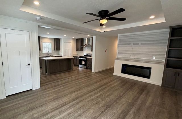 6 Berry Farms Road 64, Sturbridge, MA 01566