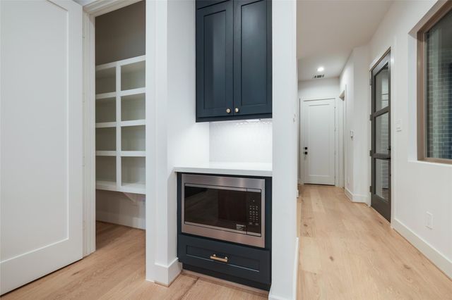 323 Malone Street, Houston, TX 77007