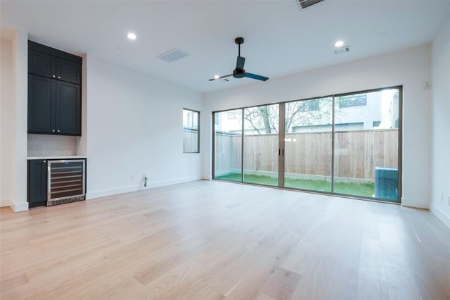 323 Malone Street, Houston, TX 77007