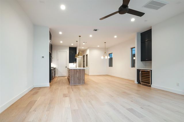 323 Malone Street, Houston, TX 77007