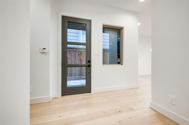 323 Malone Street, Houston, TX 77007