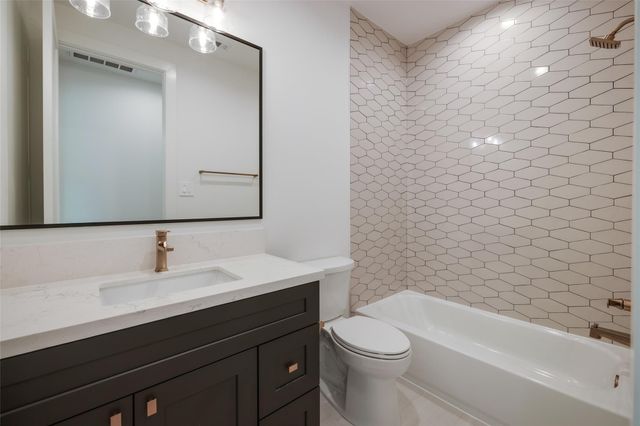 323 Malone Street, Houston, TX 77007