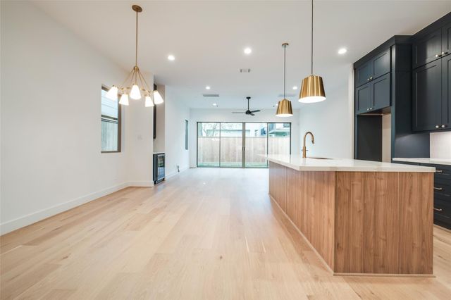 323 Malone Street, Houston, TX 77007