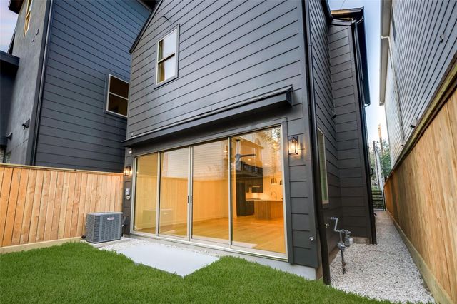 323 Malone Street, Houston, TX 77007