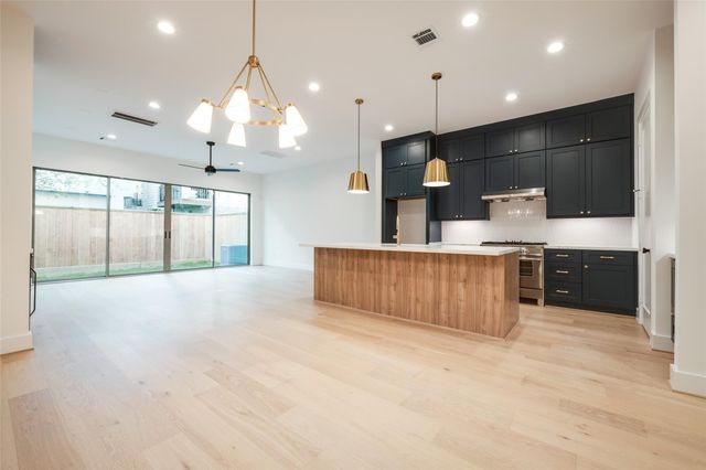 323 Malone Street, Houston, TX 77007