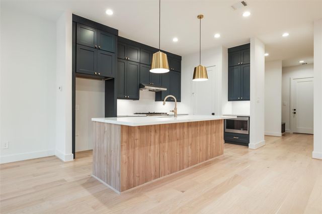 323 Malone Street, Houston, TX 77007