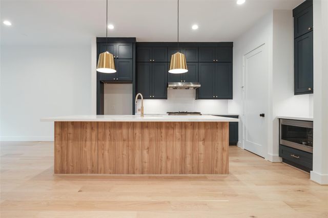 323 Malone Street, Houston, TX 77007