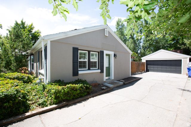 2651 E LINCOLN LN, Holladay, UT 84124