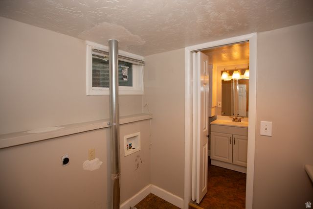 2651 E LINCOLN LN, Holladay, UT 84124
