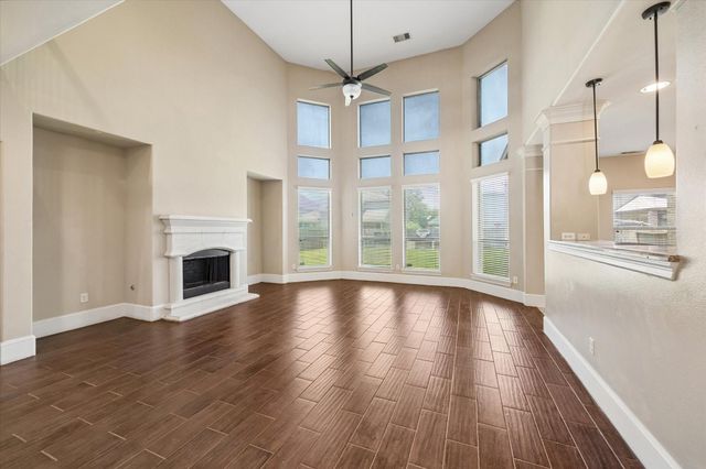 13915 Sawmill Run Lane, Houston, TX 77044