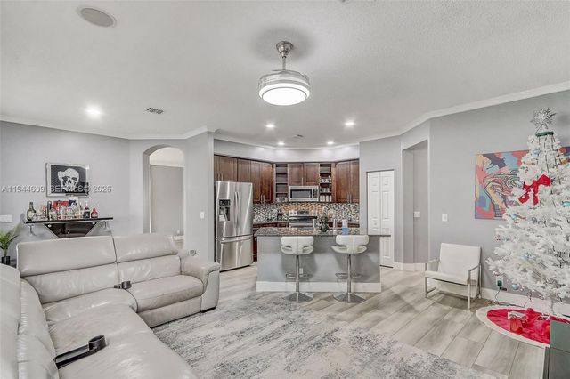 6089 Savannah Way, Lake Worth, FL 33463