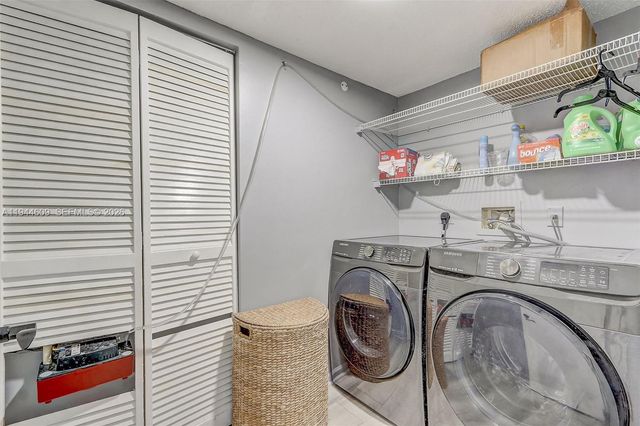 6089 Savannah Way, Lake Worth, FL 33463