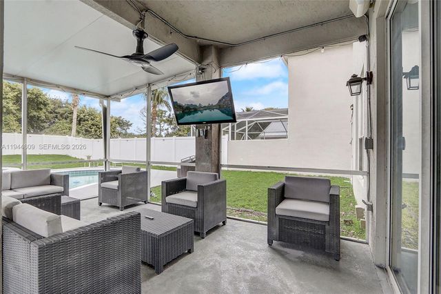 6089 Savannah Way, Lake Worth, FL 33463