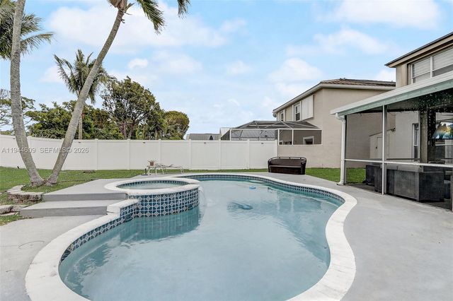 6089 Savannah Way, Lake Worth, FL 33463