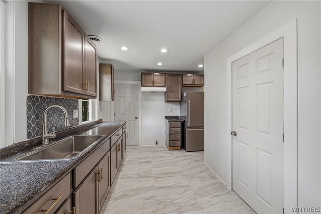 324 Carlton Street, Buffalo, NY 14204