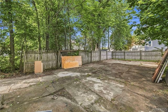 324 Carlton Street, Buffalo, NY 14204
