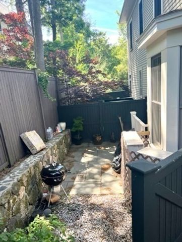 4 Brattle Cir. 4, Cambridge, MA 02138