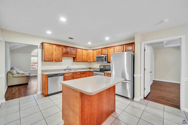 208 Antler Trail, Warner Robins, GA 31088