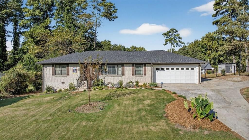 1994 Honeysuckle SW Lane, Atlanta, GA 30311