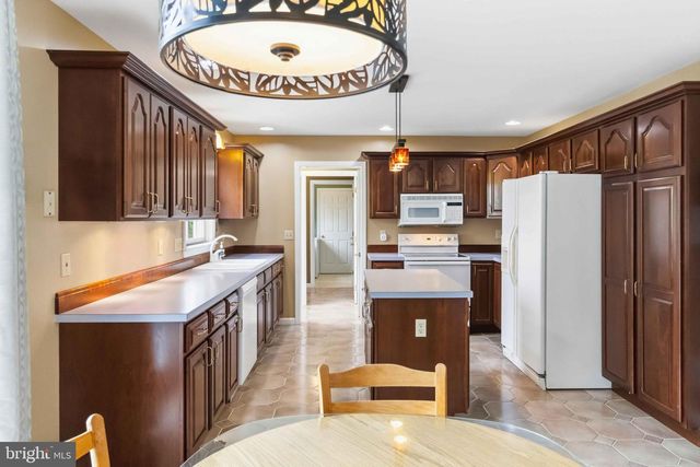 1221 JILL DR, Hummelstown, PA 17036